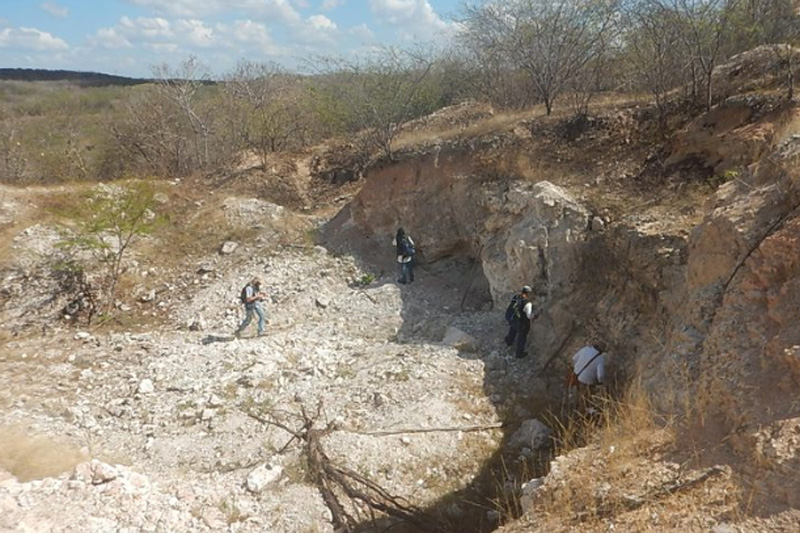 Pesquisadores do SGB identificaram rochas pegmatitos com alta capacidade de lítio (Foto: SGB/Divulgação)