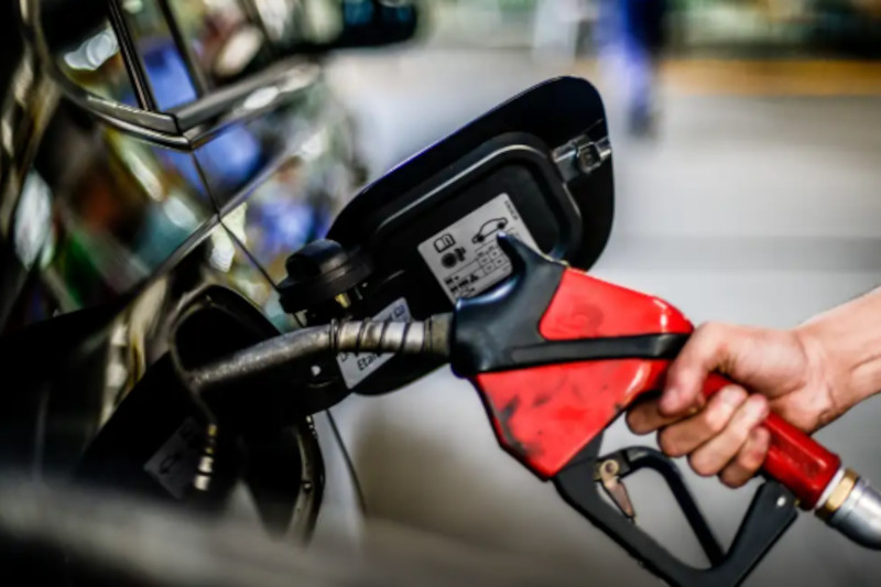O subsídio ao diesel é para as distribuidoras. Nas bombas, o preço está sujeito à cobrança de impostos (Foto: Marcelo Casal Jr./ABr)