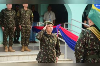 Barbara de Lima Alves é a primeira mulher em função de Adjunto de Comando no Exército (Foto: Exército/Divulgação)