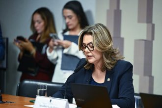 Relatora Leila Barros disse que o fim do imposto representa justiça tributária (Foto: Saulo Cruz/Agência Senado)