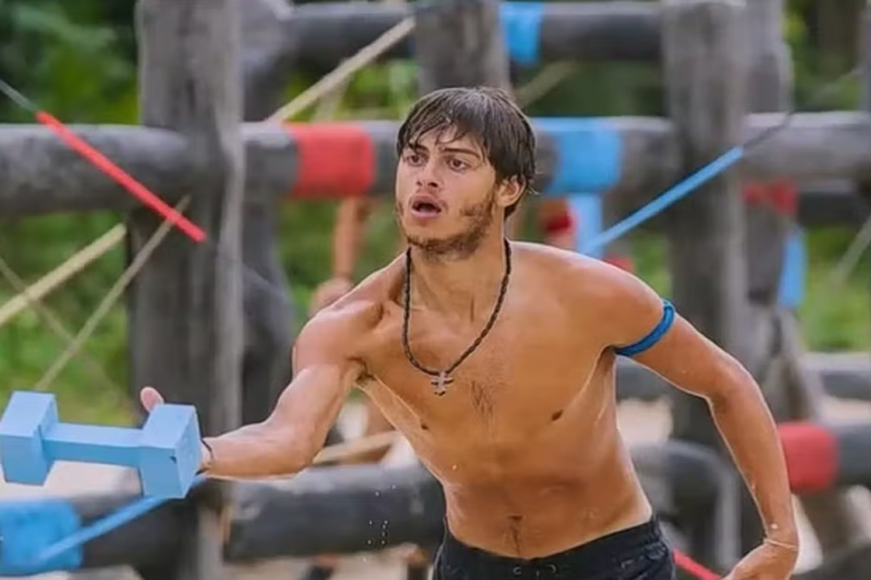 Stavros Floros perdeu parte da perna direita em acidente durante reality show (Imagem: YouTube/Reprodução)