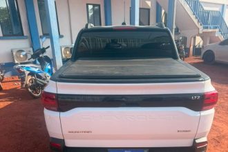 Os três foram encontrados com uma caminhonete Chevrolet Montana que pertencia às vítimas (Foto: Divulgação)