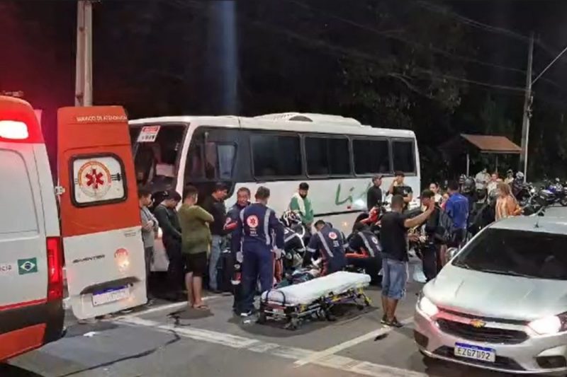 O acidente de trânsito aconteceu na Avenida do Turismo, no trecho conhecido como "Rapidão" (Foto: WhatsApp/reprodução)