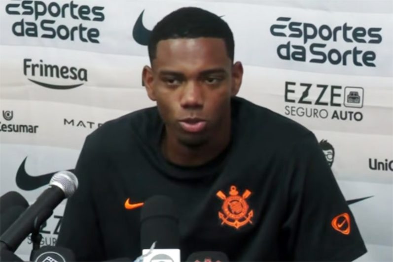 André Luiz, do Corinthians, é uma das novidades da seleção brasileira (Imagem: YouTube/Reprodução)