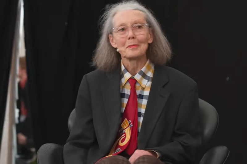 Anne Carson vence o Nobel de Literatura 2026 (Imagem: YouTube/Reprodução)