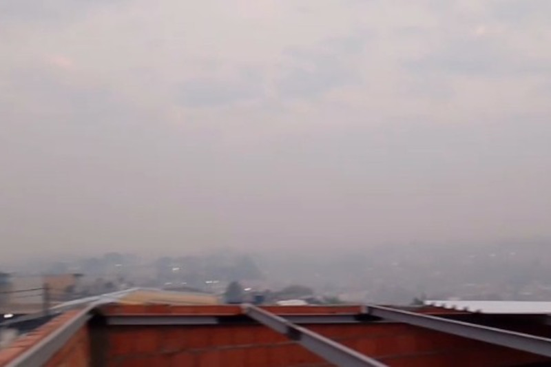 Imagem registra por morador no início da manhã deste sábado no Parque das Laranjeiras, zona centro-sul: Manaus sem visibilidade (Foto: Divulgação)