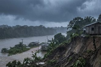 Segundo o Cemoa, em Atalaia do Norte há risco de barrancos e encostas desabarem (Foto: Ilustrativa/IA)