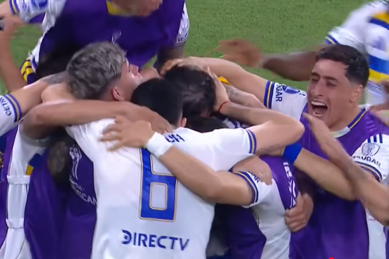 Jogadores comemoram gol da classificação do Boca Juniors em falha do goleiro do Vasco (Imagem: YouTube/Reproduçãi)