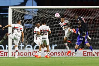 Derrota deixou o Vasco pressionado na parte de baixo da tabela do Brasileirão (Foto: Rubens Chiri/São Paulo FC)