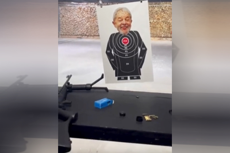 Imagem de Lula é usada como alvo em clube de tiro de São Paulo (Imagem: YouTube/Reprodução)