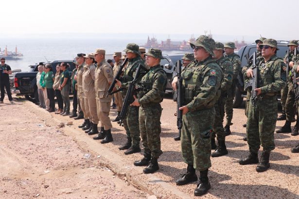 Governo enviou 46 policiais ao Careiro Castanho para combater incêndios e crimes ambientais (Foto: Cecom/Divulgação)