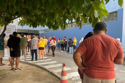 Eleitores manauaras escolheram votar logo após a abertura das seções eleitorai (Foto: AM Atual)