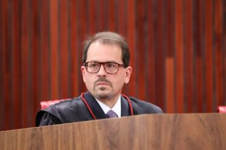 Ministro Floriano de Azevedo Marques determinou que presidente do TSE se abstenha de decidir sobre restrições a redes sociais (Foto: Antonio Augusto/TSE Secom)