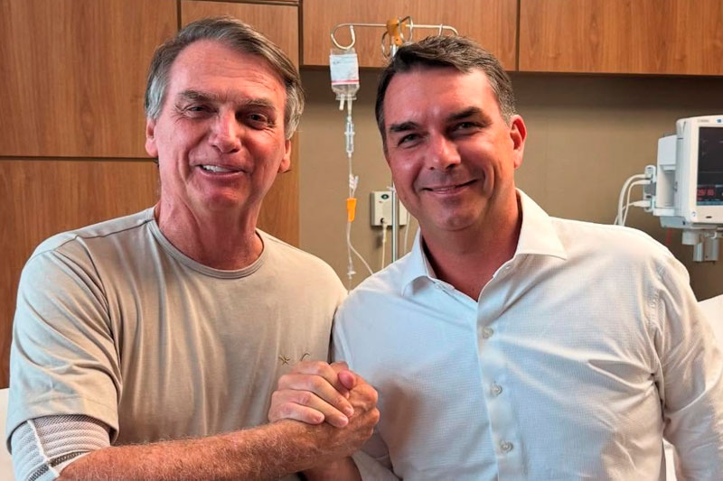 Jair e Flávio Bolsonaro