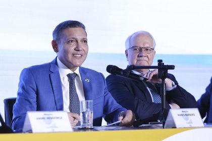 Kassio Nunes Marques e Edson Fachin, do STF: primeiro turno tranquilo (Foto: Antonio Augusto/TSE)