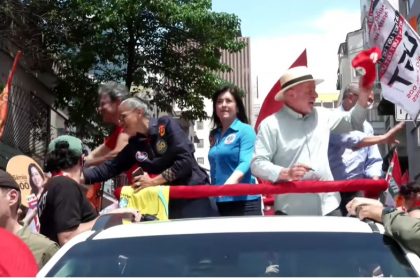 Lula, Haddad, Simone e Marina na Avenida Paulista, no último ato de campanha (Frame: YouTube do PT)