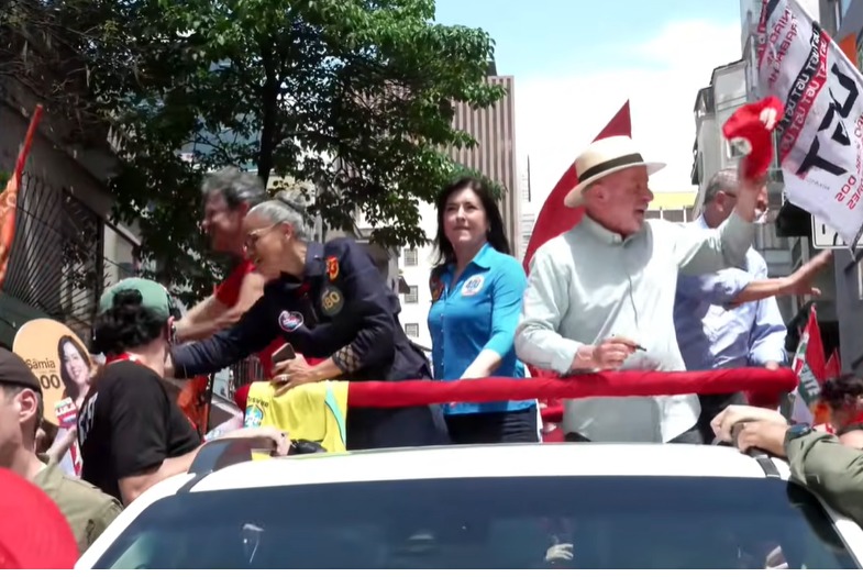 Lula, Haddad, Simone e Marina na Avenida Paulista, no último ato de campanha (Frame: YouTube do PT)