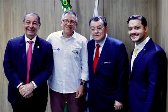Omar em Brasília com Padilha