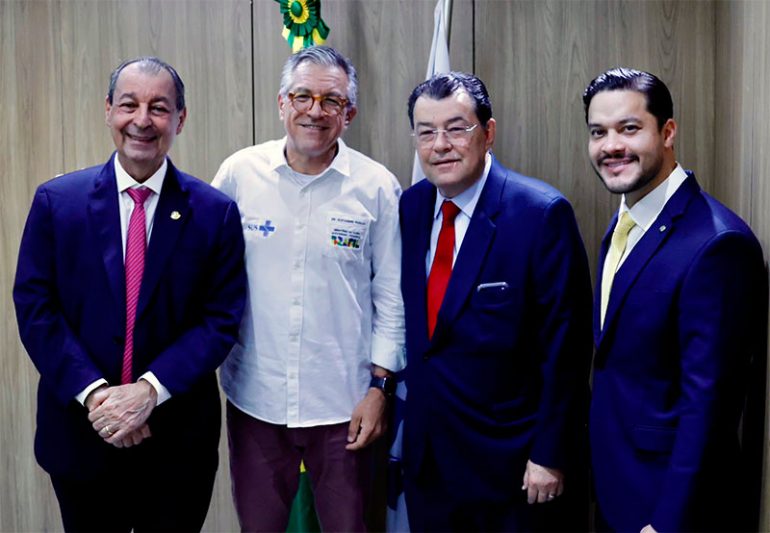 Omar em Brasília com Padilha