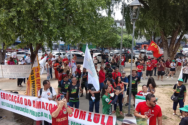 Professores cobraram valorização profissional no Dia do Professor (Foto: Divulgação)