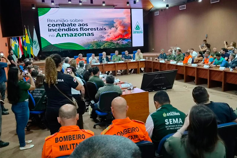 Ministros do governo Lula em Manaus