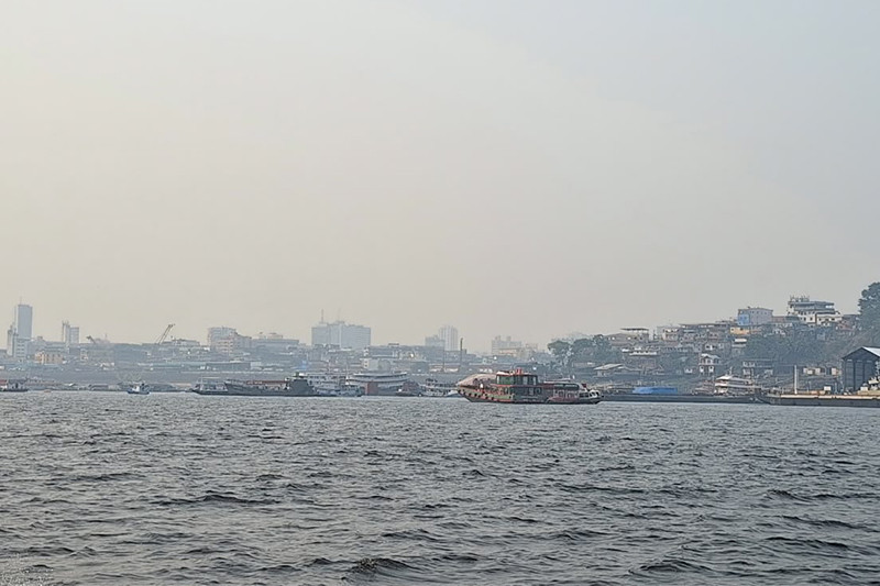 Rio Negro na orla de Manaus: período de vazante e dificuldade para a navegação (Foto: Thiago Gonçalves/AM ATUAL)