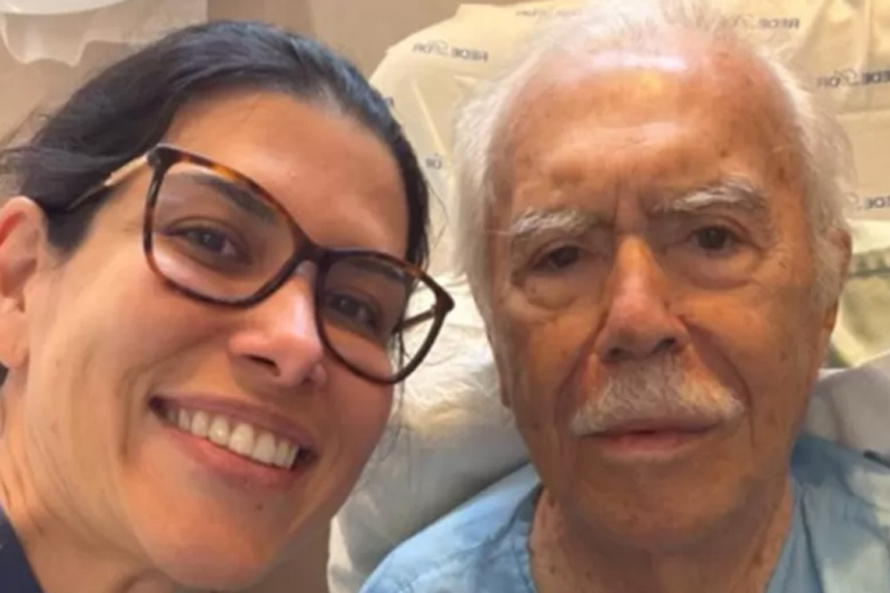 José Sarney com a sobrinha Júlia, que integra equipe médica (Foto: Instagram/Reprodução)