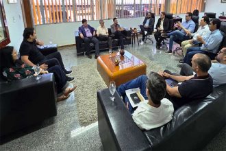Técnicos da Suframa e Receita se reuniram para discutir a reforma tributária (Foto: Melissa Mota/Divulgação)