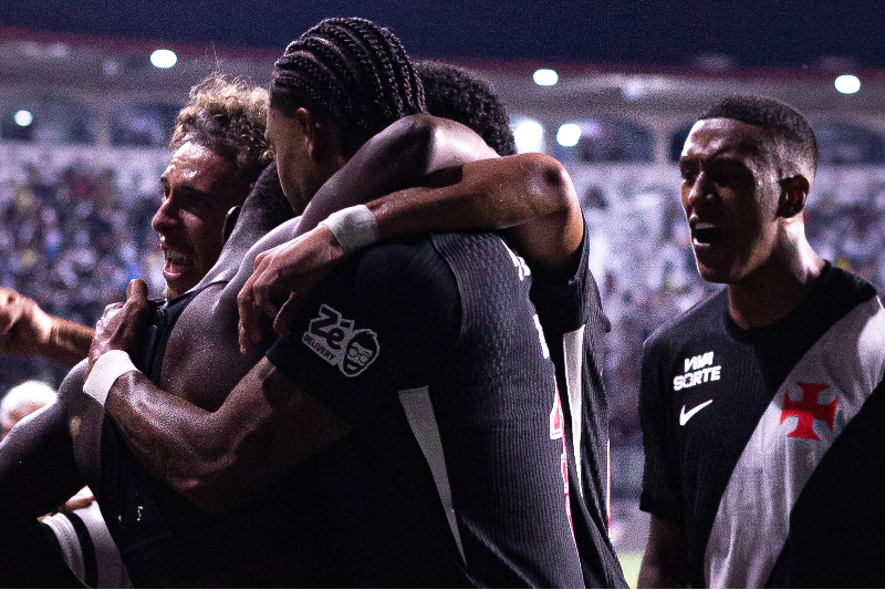 Jogadores do Vasco comemoram gol de Hinestroza (Foto: Matheus Lima | Vasco Da Gama)