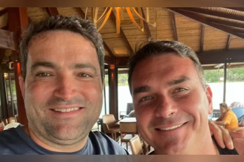 Willer Tomaz e Flávio Bolsonaro: o advogado é investigado por lavagem de dinheiro (Foto: Instagram/Reprodução)
