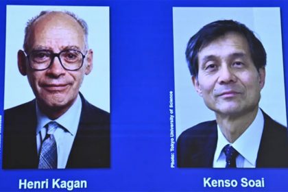 Henri Kagan e Kenso Soai foram premiados com o Nobel de Medicina (Imagem: Facebook/Reprodução)