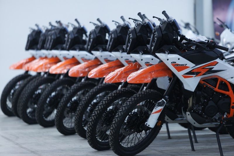 A marca, de origem austríaca, produz motos para uso urbano e para terrenos não pavimentados e competições (Foto: Divulgação)