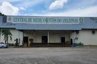 O processo licitatório é conduzido pela Cema (Central de Medicamentos do Estado do Amazonas) e pelo CSC (Centro de Serviços Compartilhados) (Foto: Divulgação)