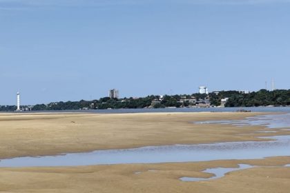 O Rio Negro no Porto de Manaus está em 17,99 metros, profundidade considerada normal (Foto: Divulgação/SGB)
